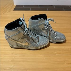 Nike Ski High Wedge Sneaker Disco Silver
